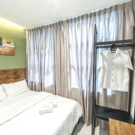 Econtel Queensbay Sungai Dua Bukit Экстерьер фото
