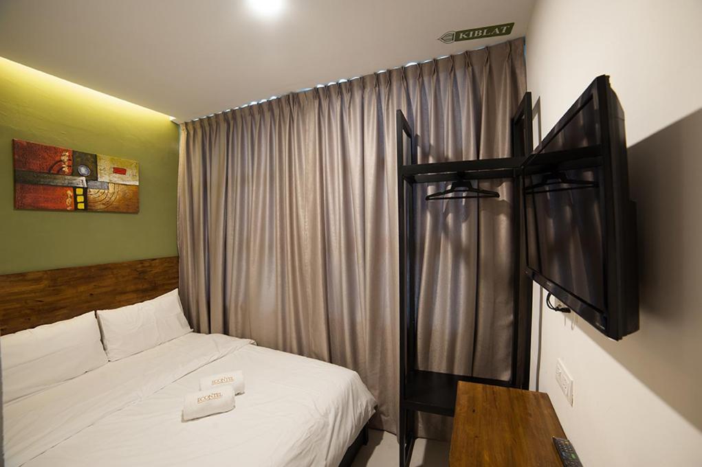 Econtel Queensbay Sungai Dua Bukit Экстерьер фото